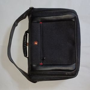 SwissGear black Laptop Case adjustable strap and luggage strap 17"x12.5"x3"